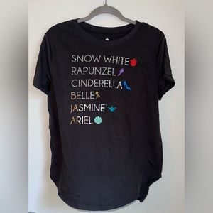 Disney Princesses Gray Woman’s shirt, size XL